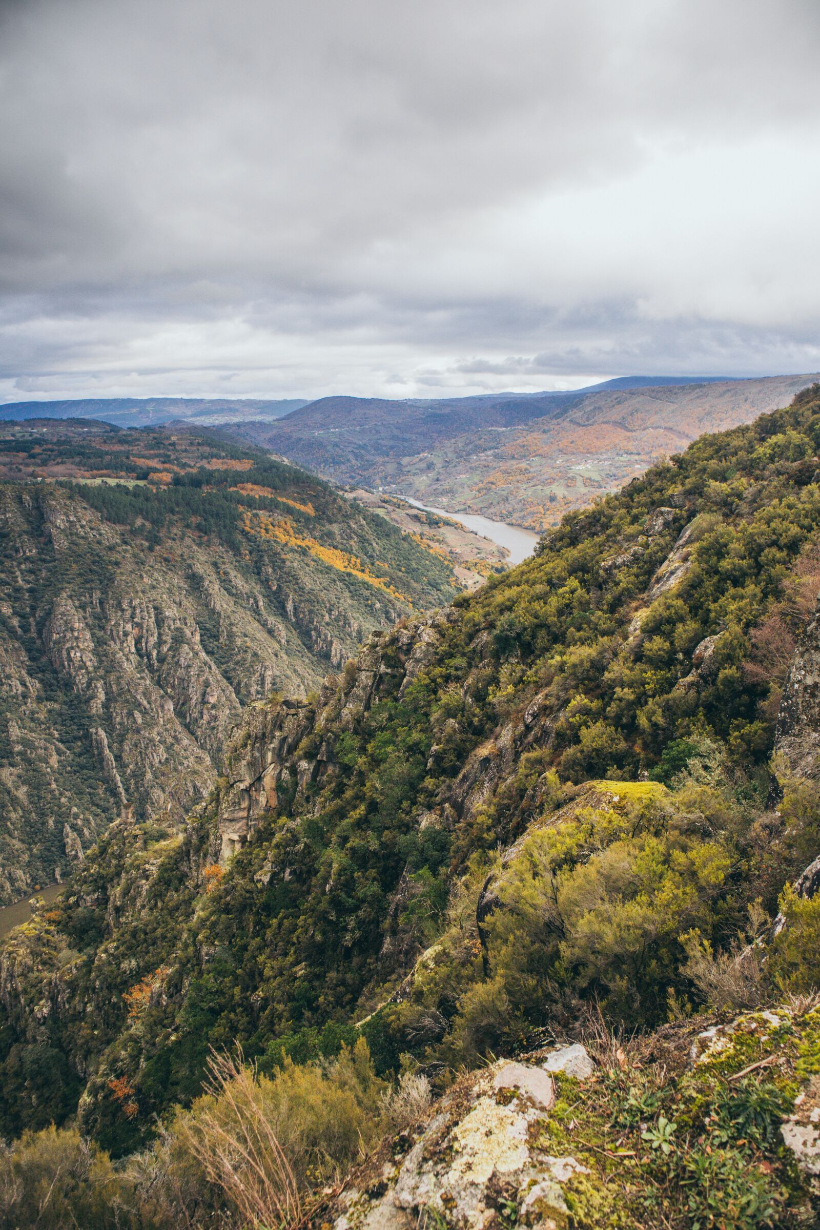 Canon EOS M100 sample photo. Mountain, ravine, throat photography