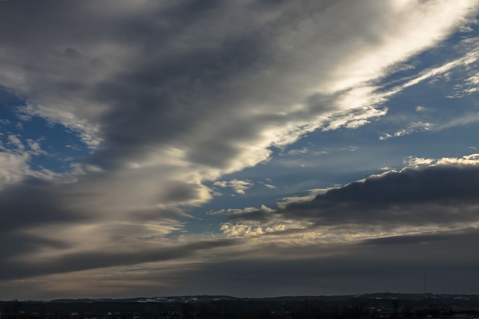Canon EOS 50D + Sigma 12-24mm f/4.5-5.6 EX DG ASPHERICAL HSM + 1.4x sample photo. Clouds, sky, sun rise photography