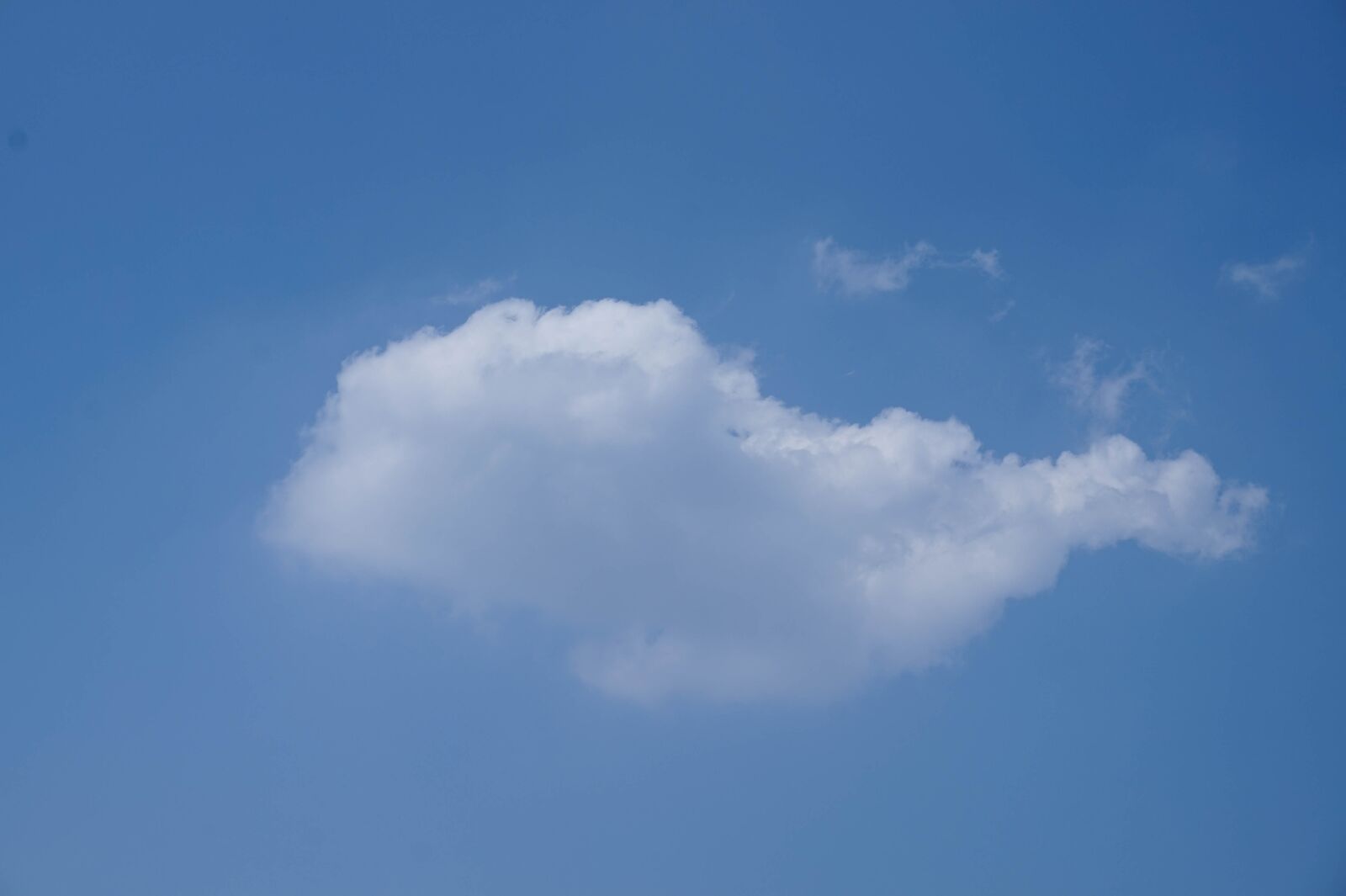 Sony Alpha a5000 (ILCE 5000) sample photo. Clouds, sky, blue photography
