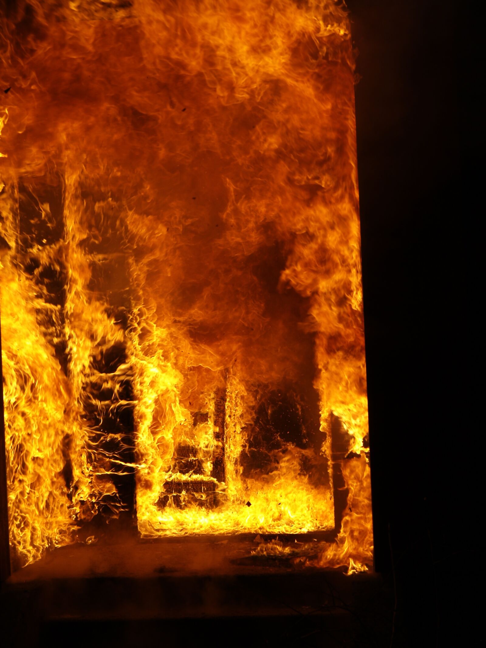Olympus E-500 (EVOLT E-500) sample photo. Flame, fire, inferno photography
