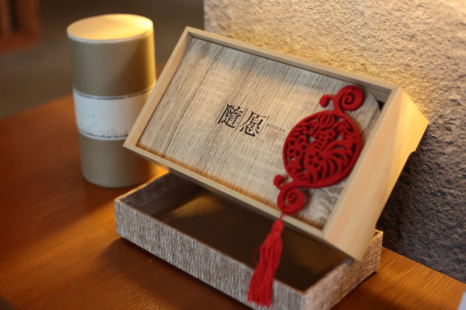Canon EF 50mm F1.8 II sample photo. Tea box, with the photography