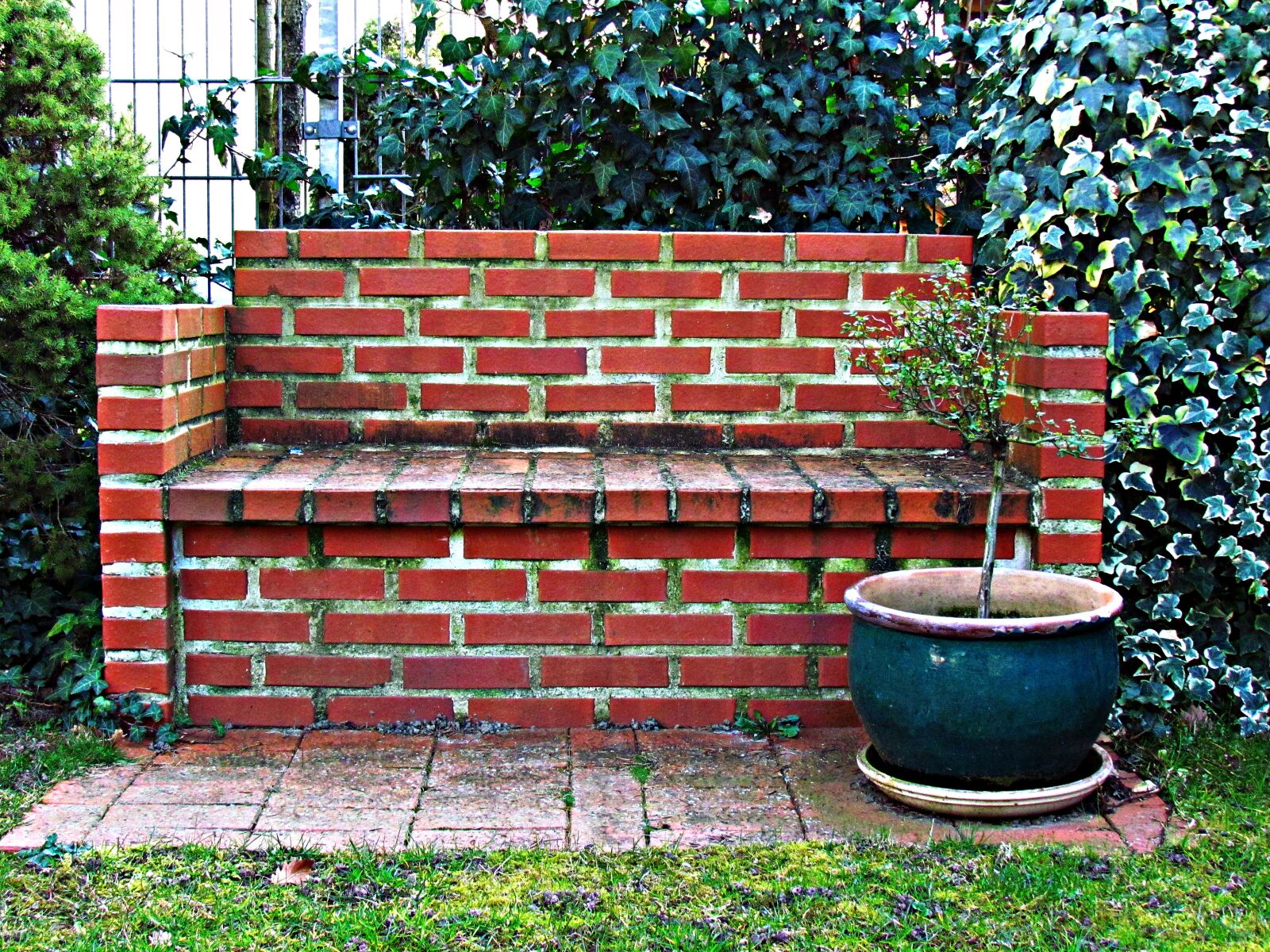 Canon PowerShot SX30 IS sample photo. Bench, brick, seat photography