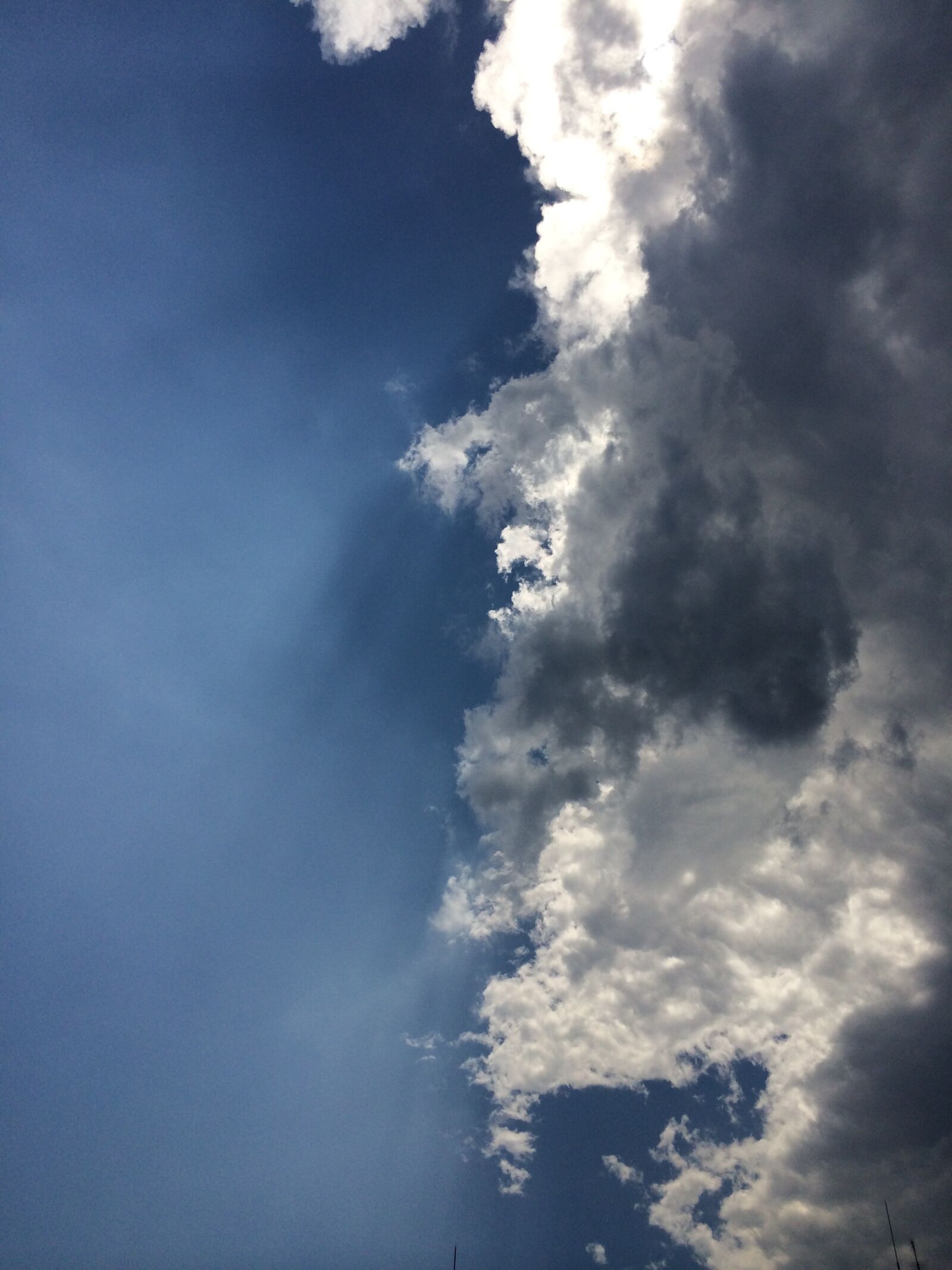 iPhone 5s back camera 4.12mm f/2.2 sample photo. Clouds, sky, shine photography