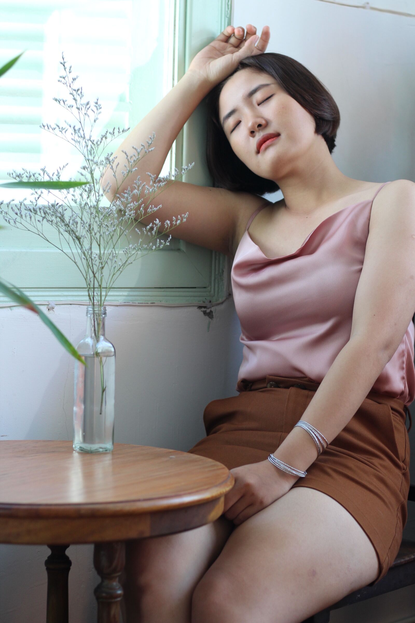 Canon EOS 1300D (EOS Rebel T6 / EOS Kiss X80) + Canon EF 50mm F1.8 STM sample photo. Vietnamese, asia, lady photography