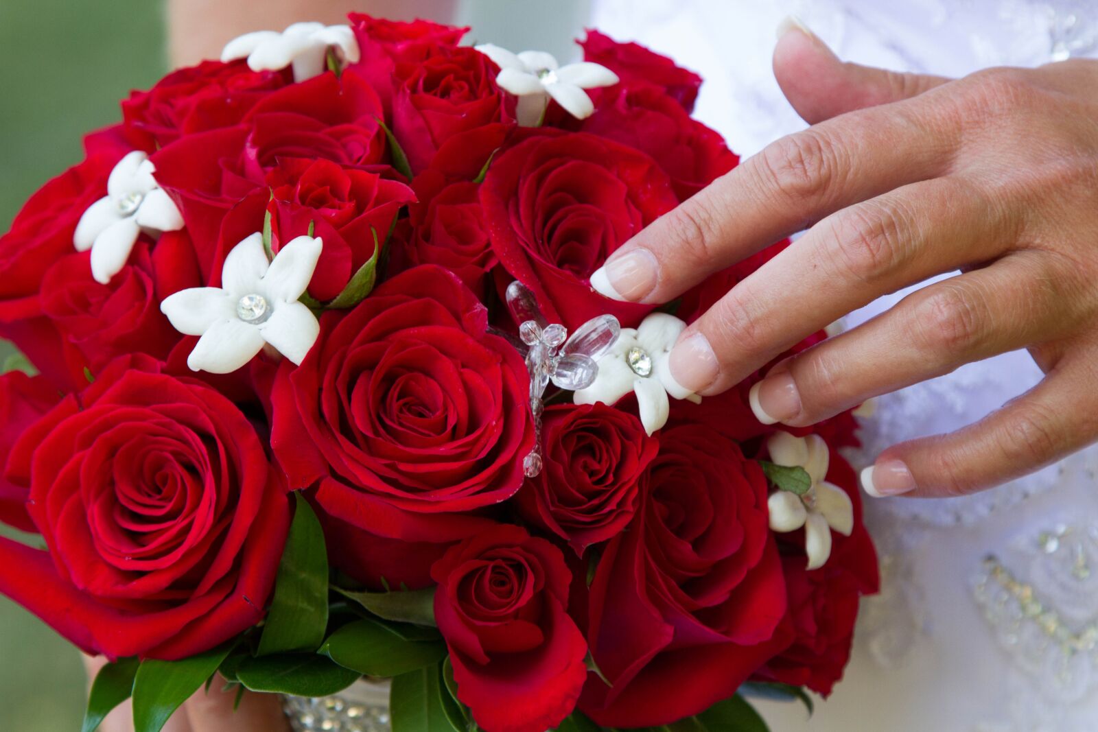 Canon EOS 7D + Canon EF 24-105mm F4L IS USM sample photo. Bouquet, wedding, bride photography
