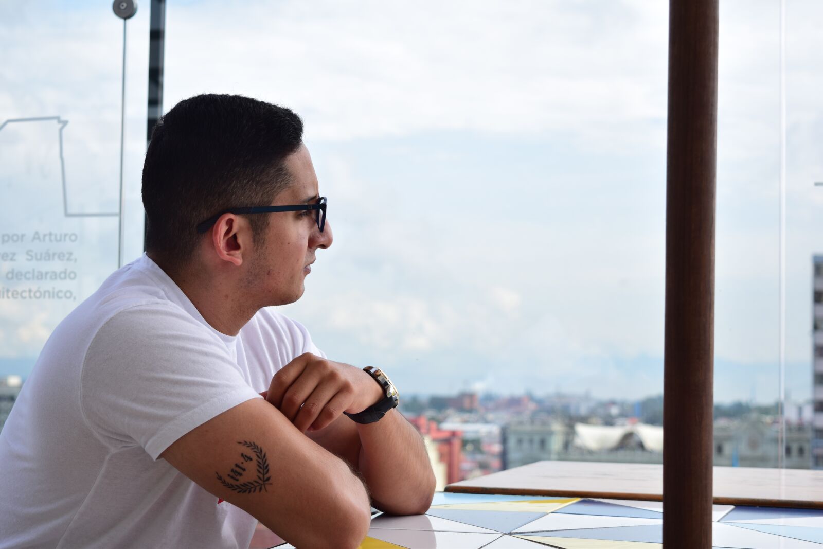 Nikon D3300 sample photo. Man, young, t-shirt photography