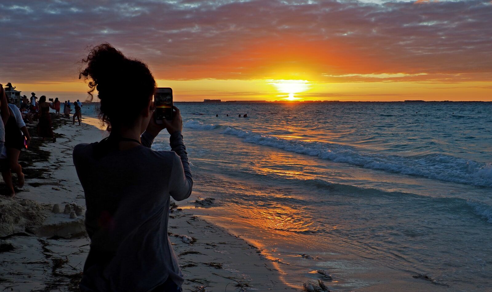 Olympus OM-D E-M10 II sample photo. Sunset, sun, sea photography