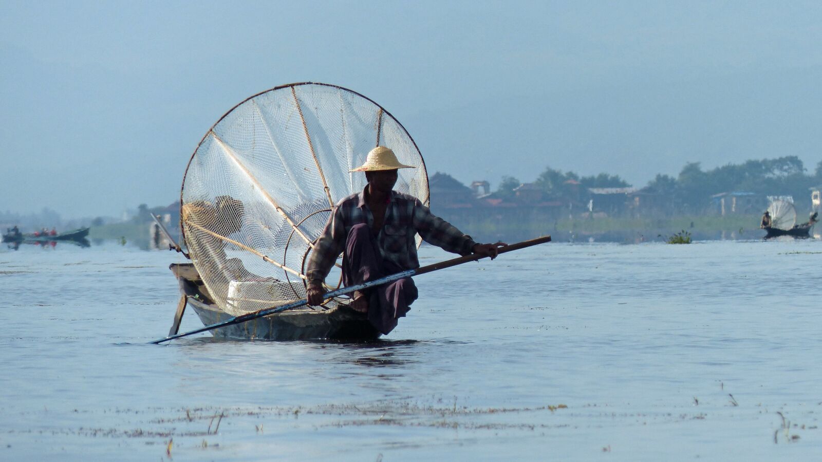 Panasonic Lumix DMC-FZ200 sample photo. Burma, lake, lake inle photography