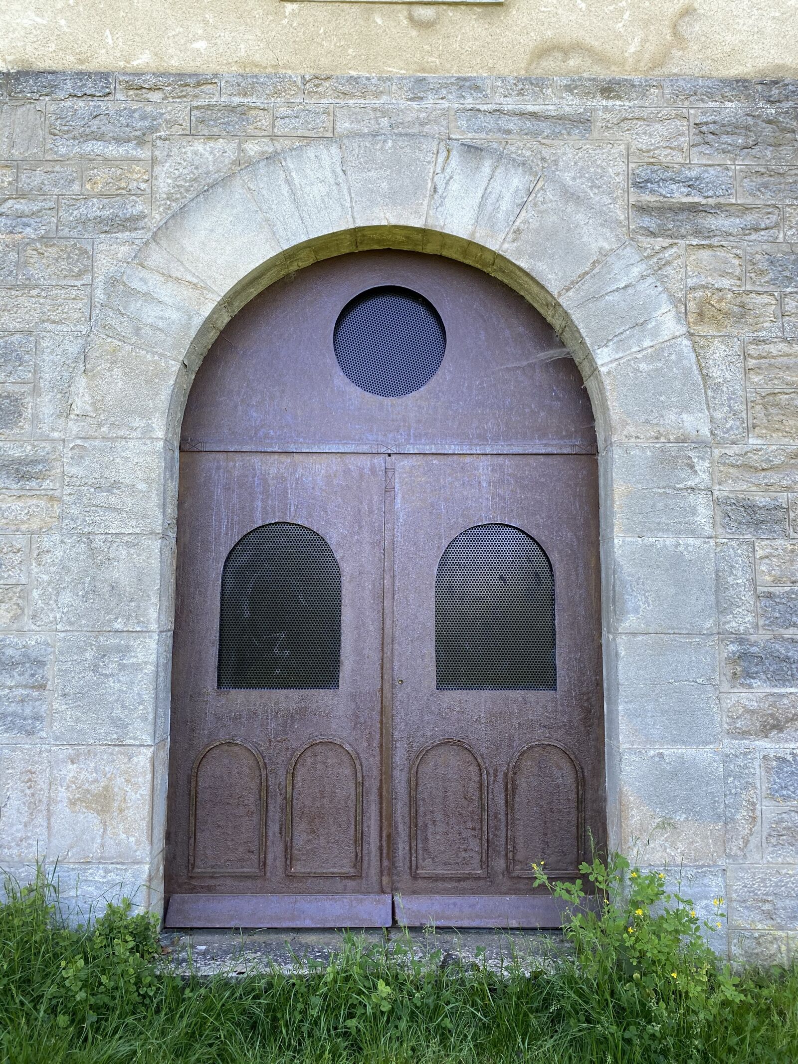Apple iPhone 11 Pro sample photo. Door, entry, church photography