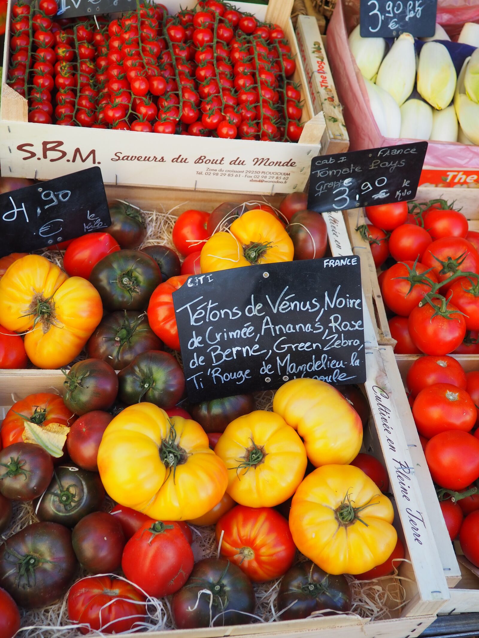 Olympus OM-D E-M10 III sample photo. Market, france, provence photography