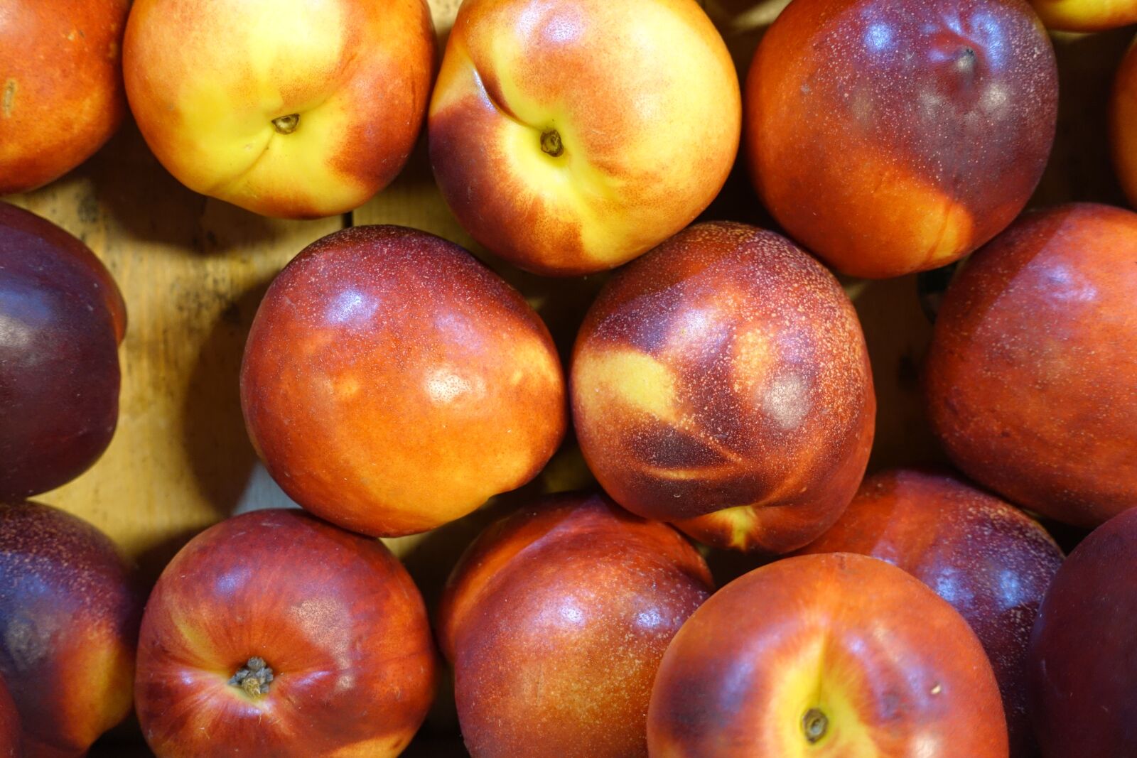 Sony Cyber-shot DSC-RX100 III sample photo. Nectarine, peaches, delicious photography