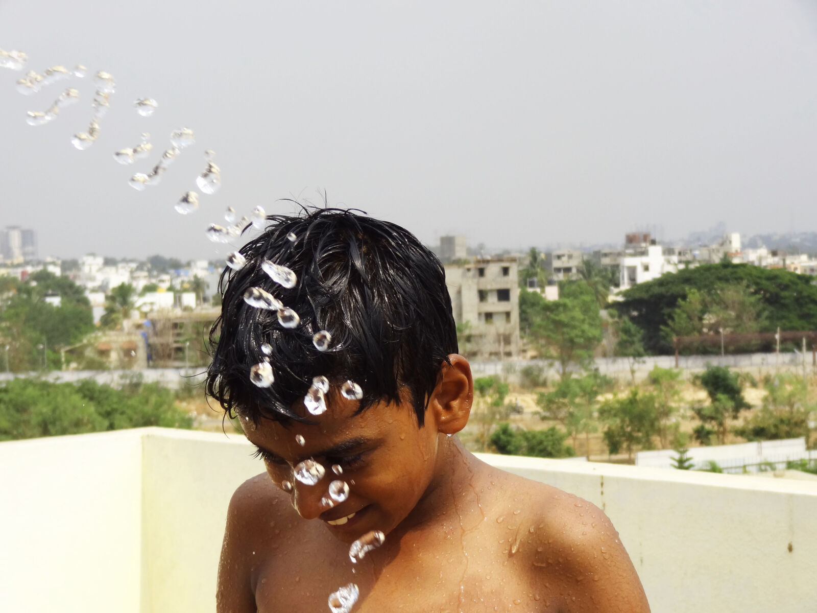 Sony Cyber-shot DSC-HX9V sample photo. Water, droplets, falling, on photography