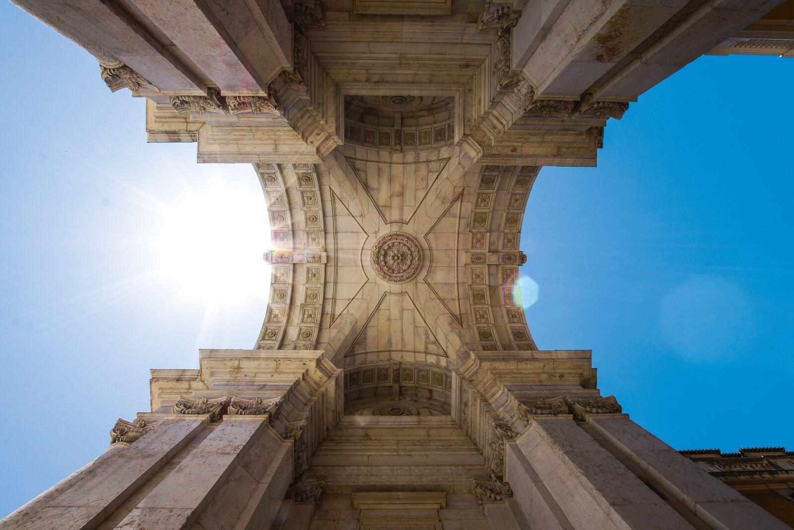 Sony SLT-A77 + 10-20mm F3.5 sample photo. Lisbon, portugal, architecture photography
