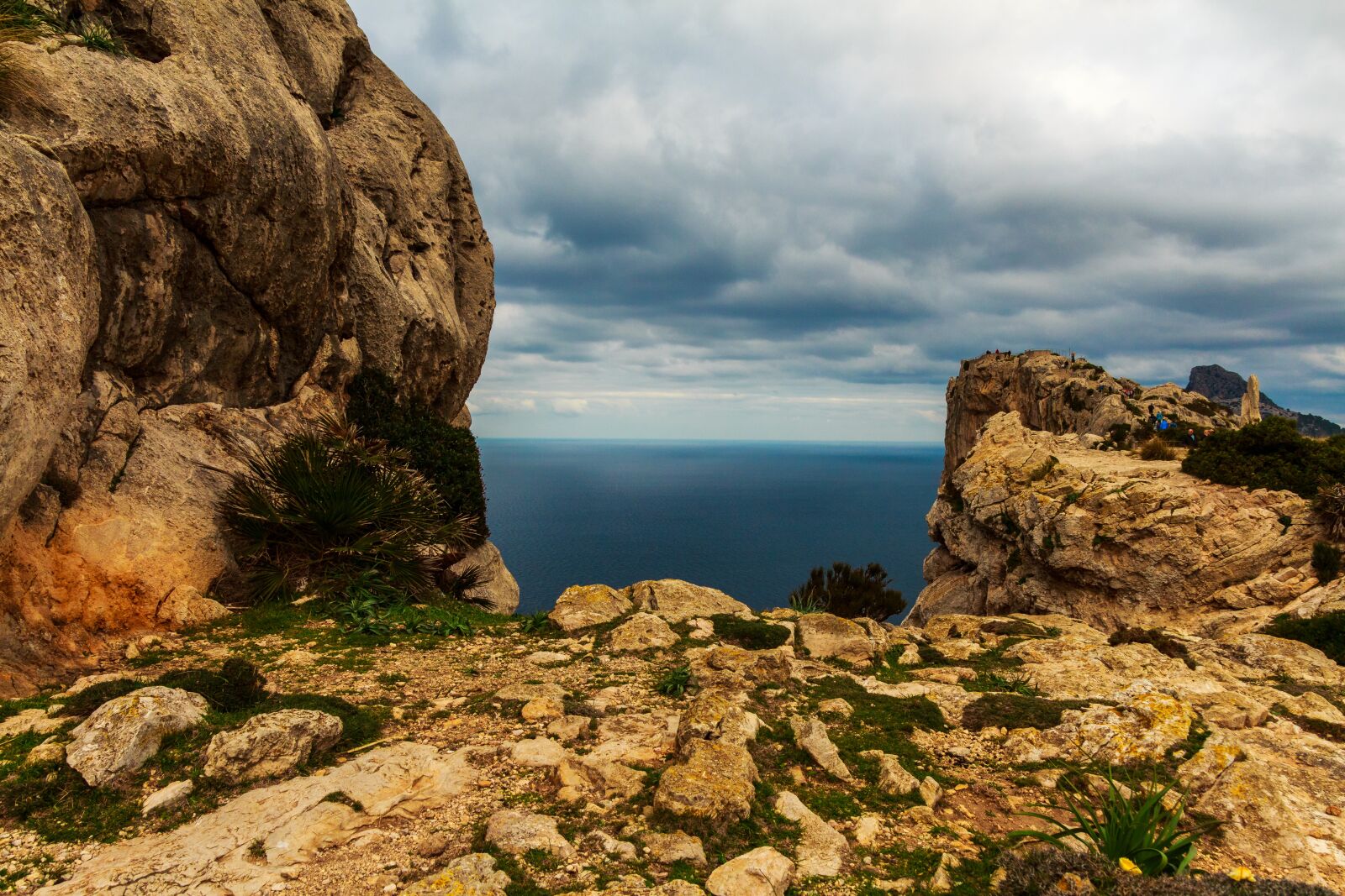 Canon EOS 650D (EOS Rebel T4i / EOS Kiss X6i) sample photo. Cap formentor, mallorca, winter photography