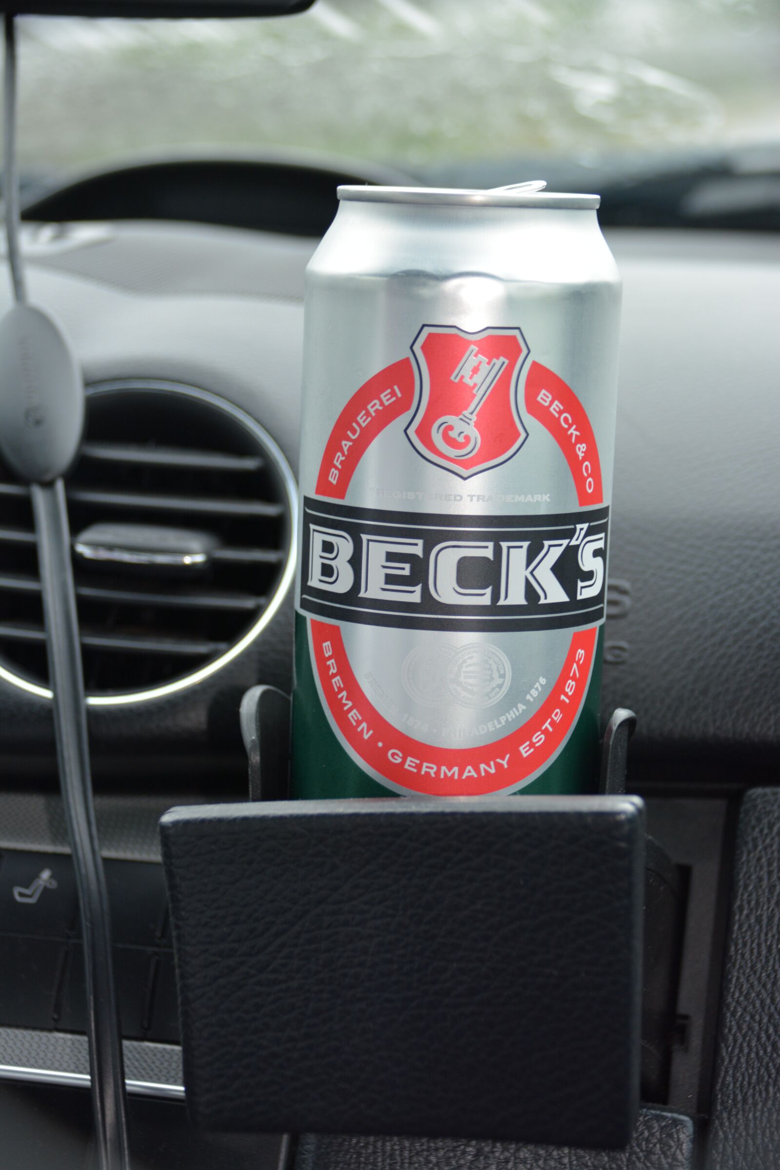 Nikon D7100 sample photo. Beer, beer can, becks photography