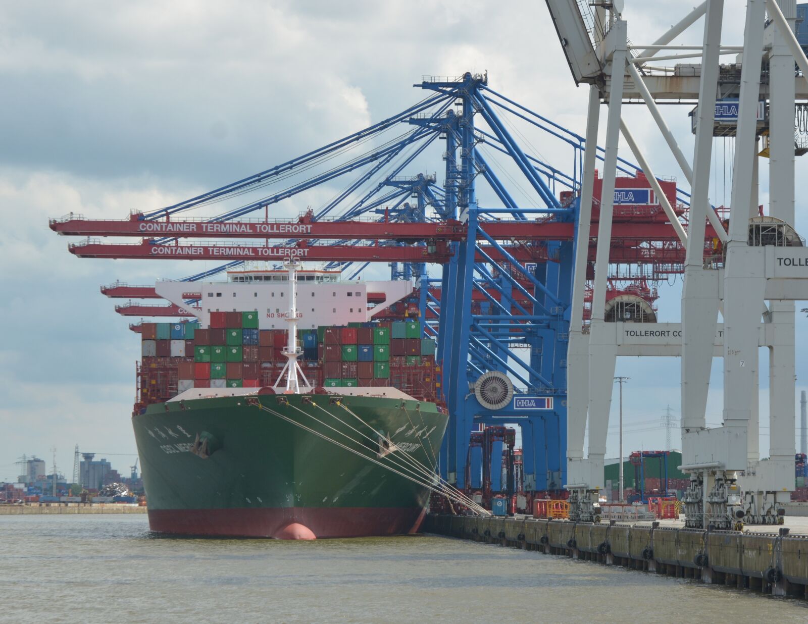 Nikon D7100 sample photo. Container ship, frachtschiff, freighter photography