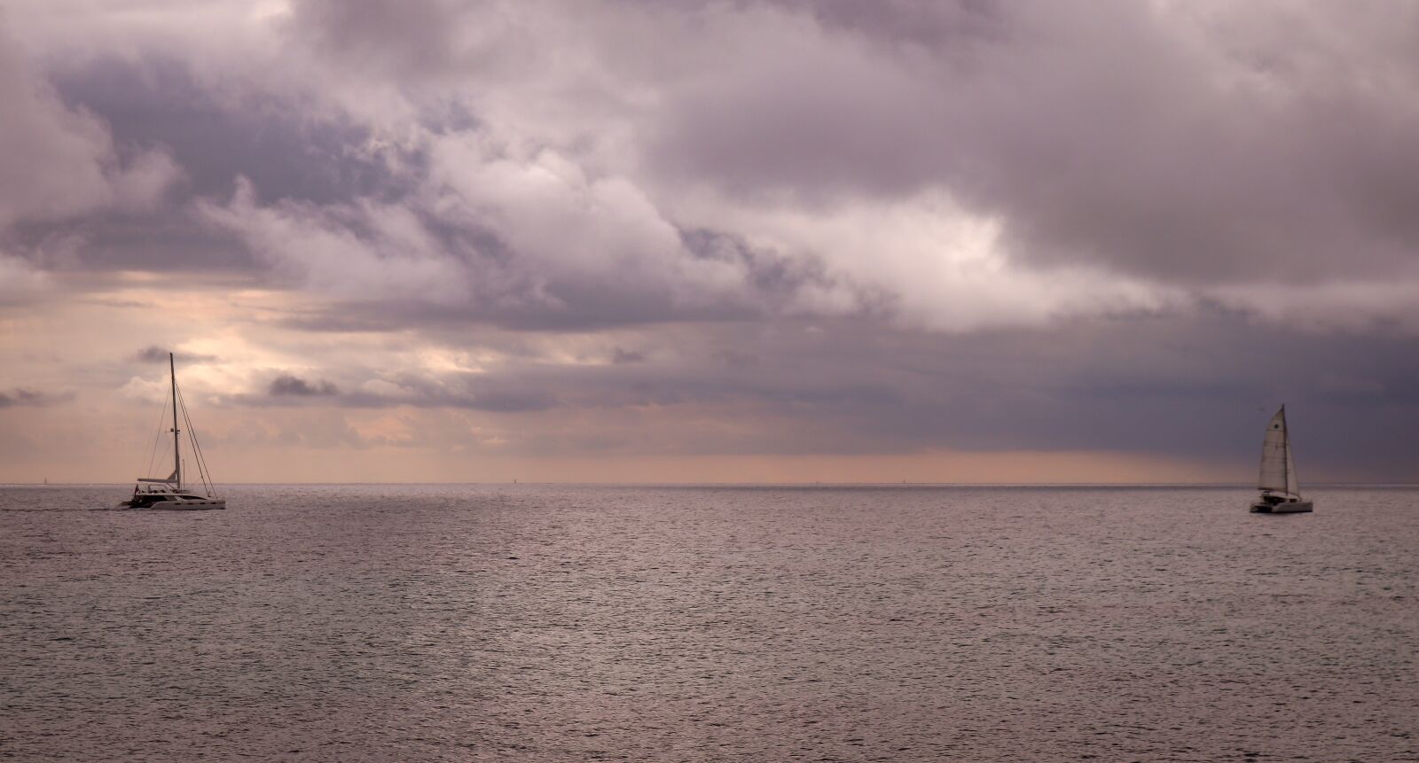Canon EOS 200D (EOS Rebel SL2 / EOS Kiss X9) sample photo. Sea, sky, clouds photography