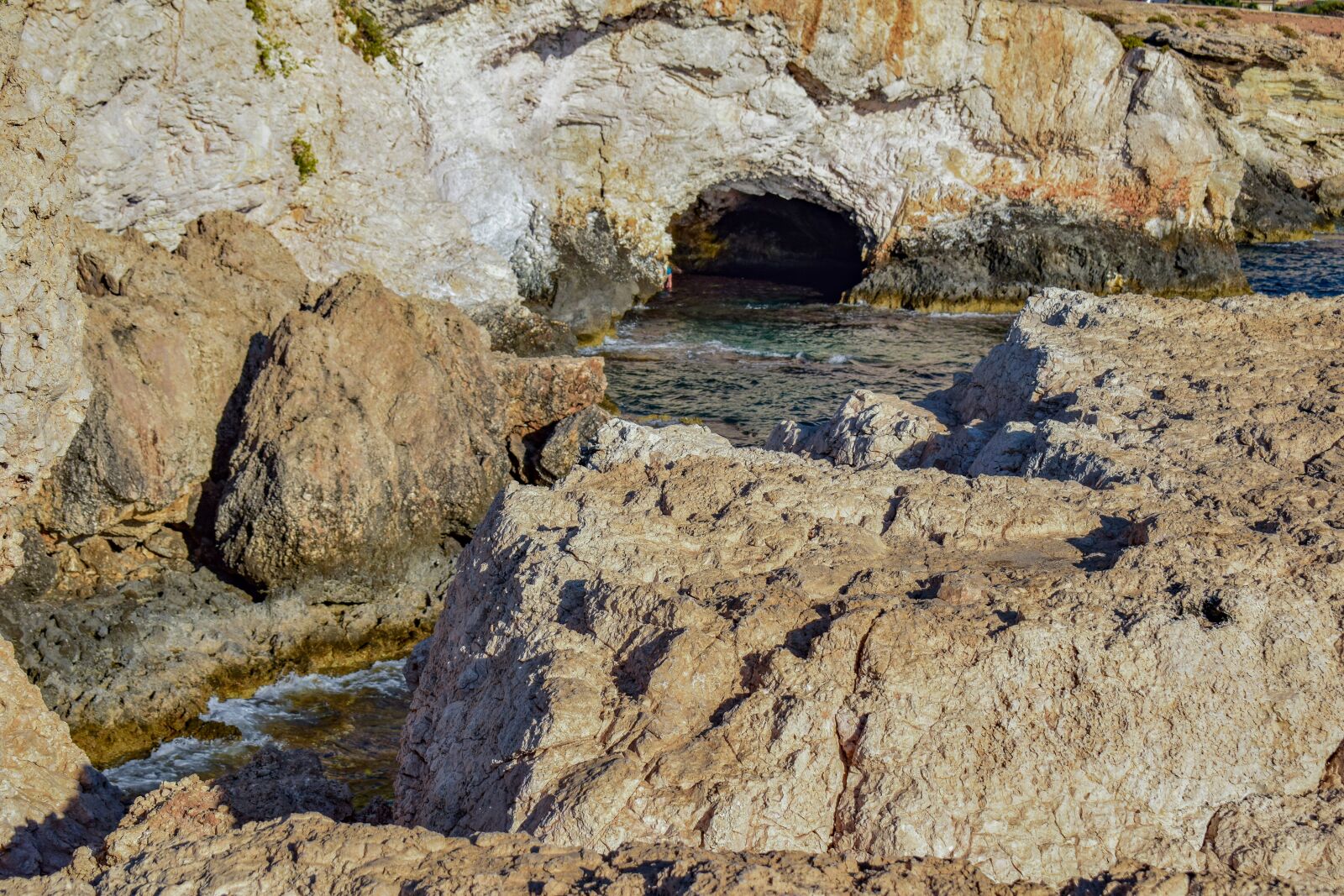 Nikon D3300 sample photo. Autumn, cave, rocky coast photography
