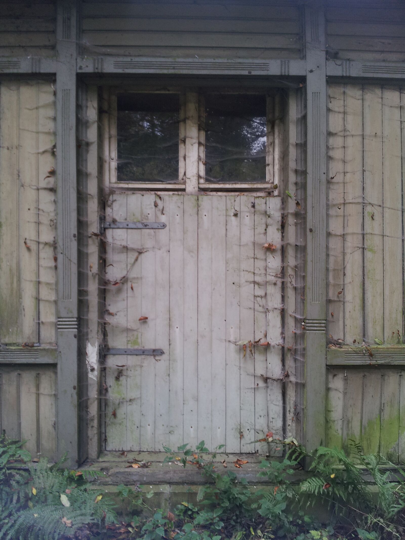 Samsung Galaxy S2 sample photo. Door, old, house entrance photography