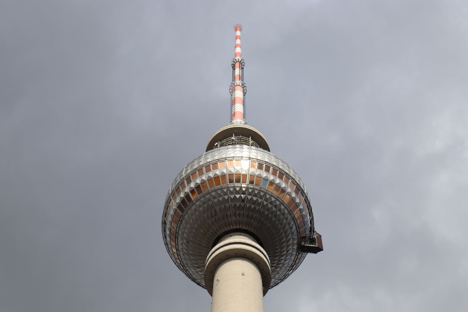 Canon EOS 800D (EOS Rebel T7i / EOS Kiss X9i) sample photo. Berlin, tv tower, alexanderplatz photography