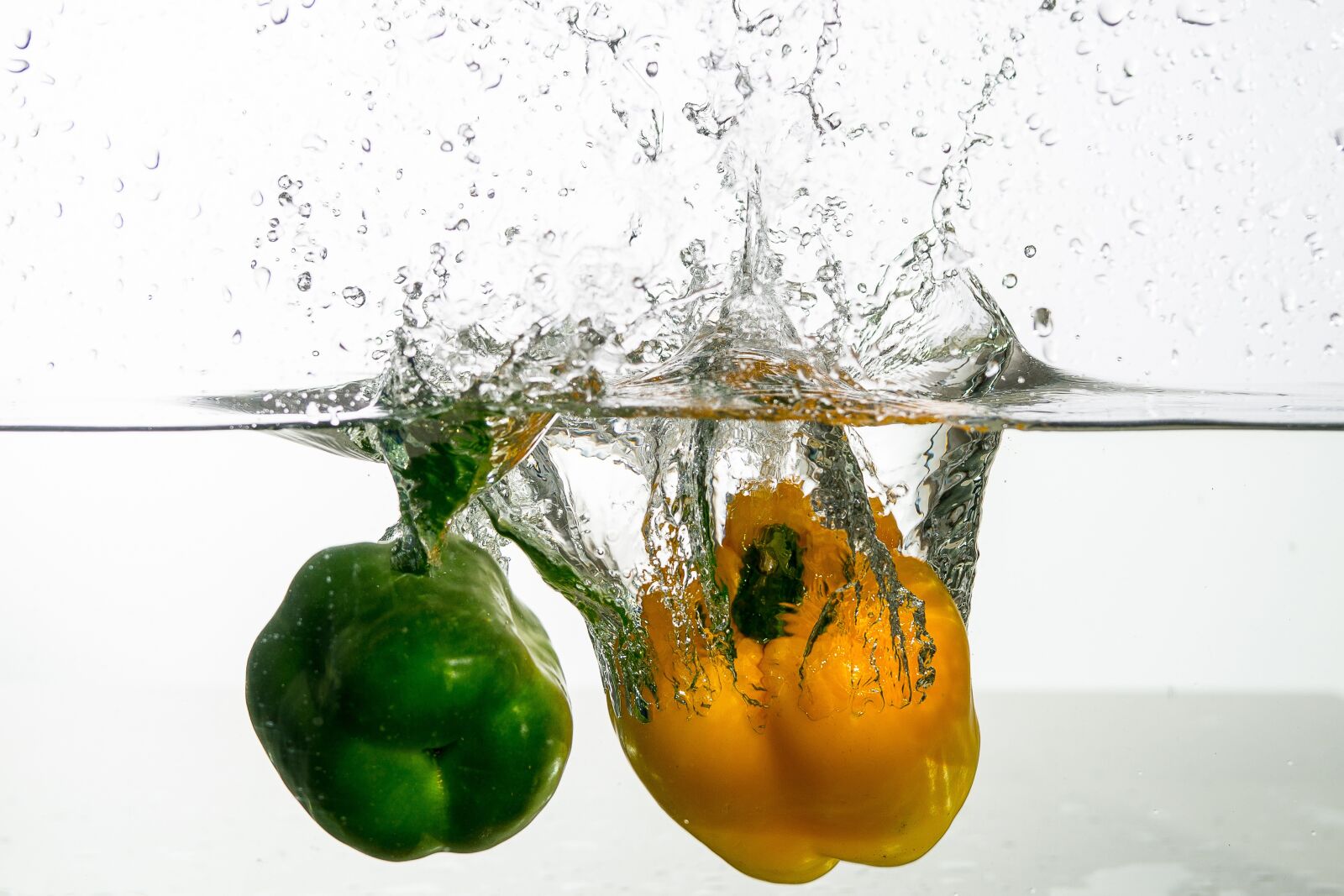 Sony a99 II sample photo. Paprika, water, vegetables photography