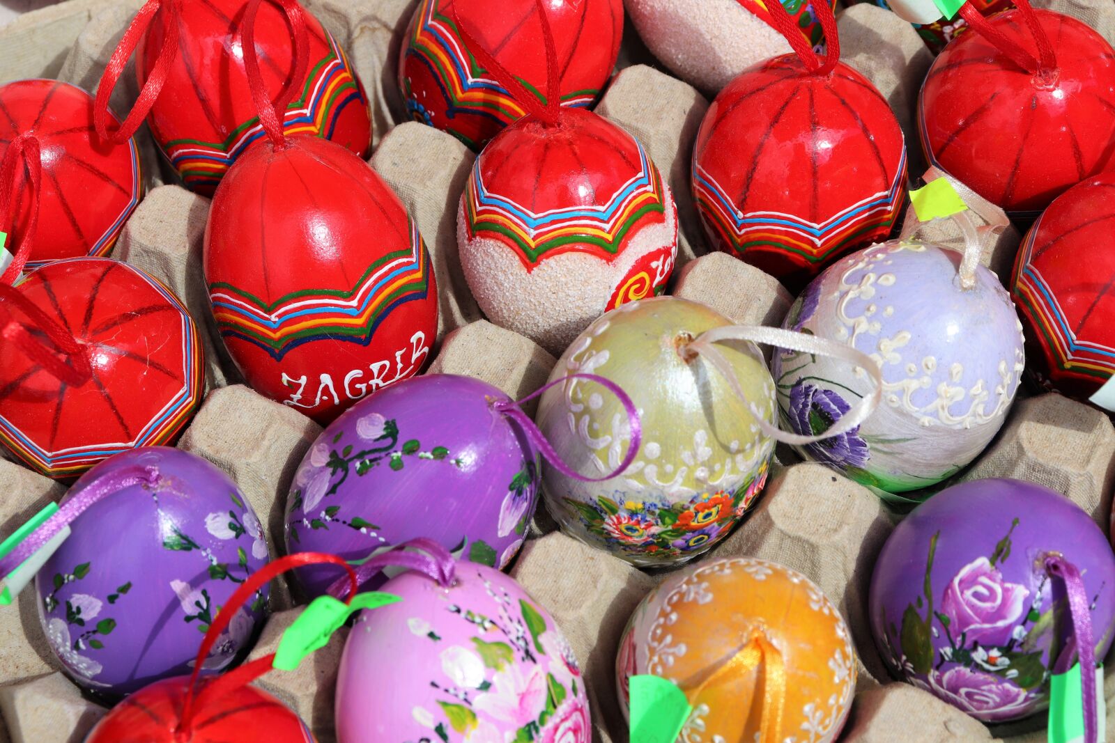 Canon EOS 200D (EOS Rebel SL2 / EOS Kiss X9) sample photo. Easter eggs, colorful, decoration photography