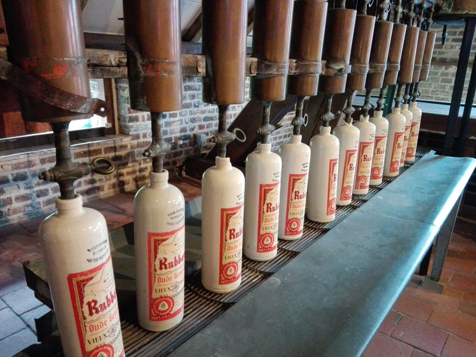 HUAWEI P8 Lite sample photo. Gin, bottle, machine photography