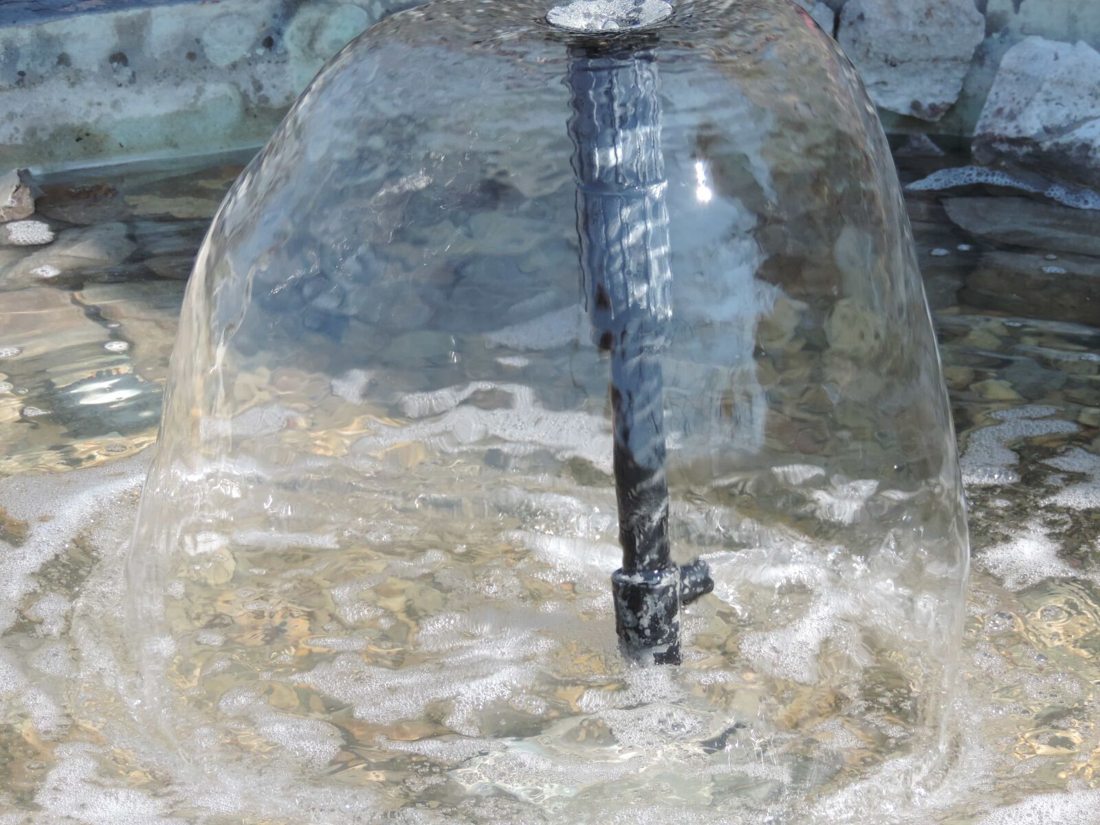 Nikon Coolpix P520 sample photo. Decoration, fountain, water, wet photography