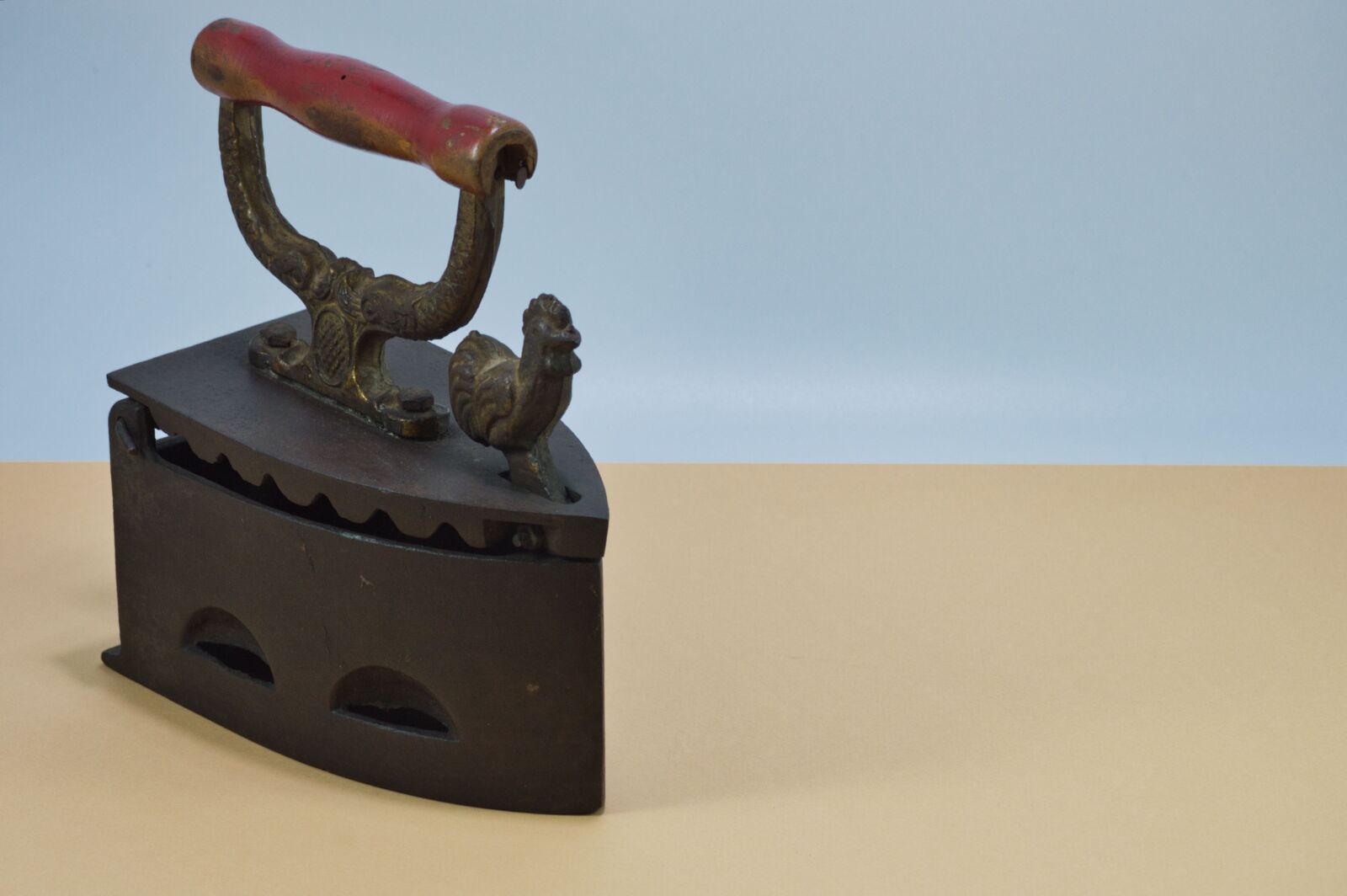 Nikon D3200 sample photo. Iron, vintage, old photography