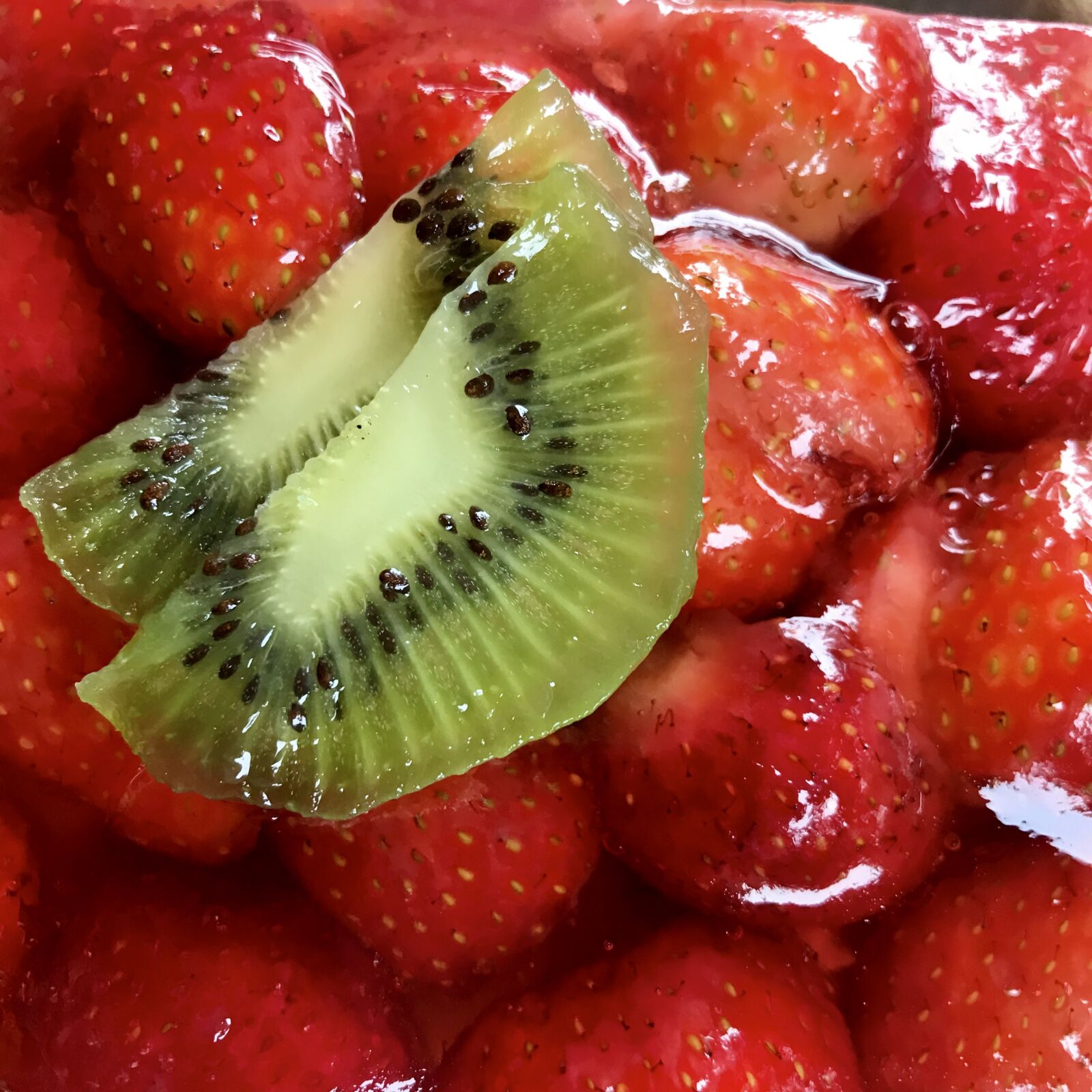 Apple iPhone 7 sample photo. Cake filling, strawberries, kiwi photography