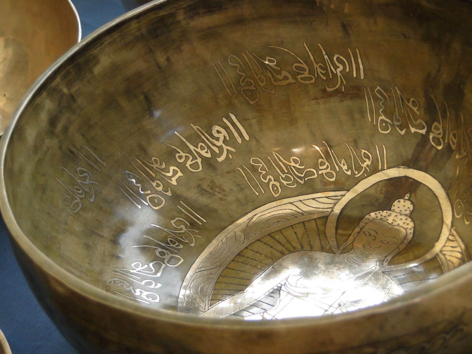Sony Cyber-shot DSC-HX1 sample photo. Singing bowl, buddha, prayer photography