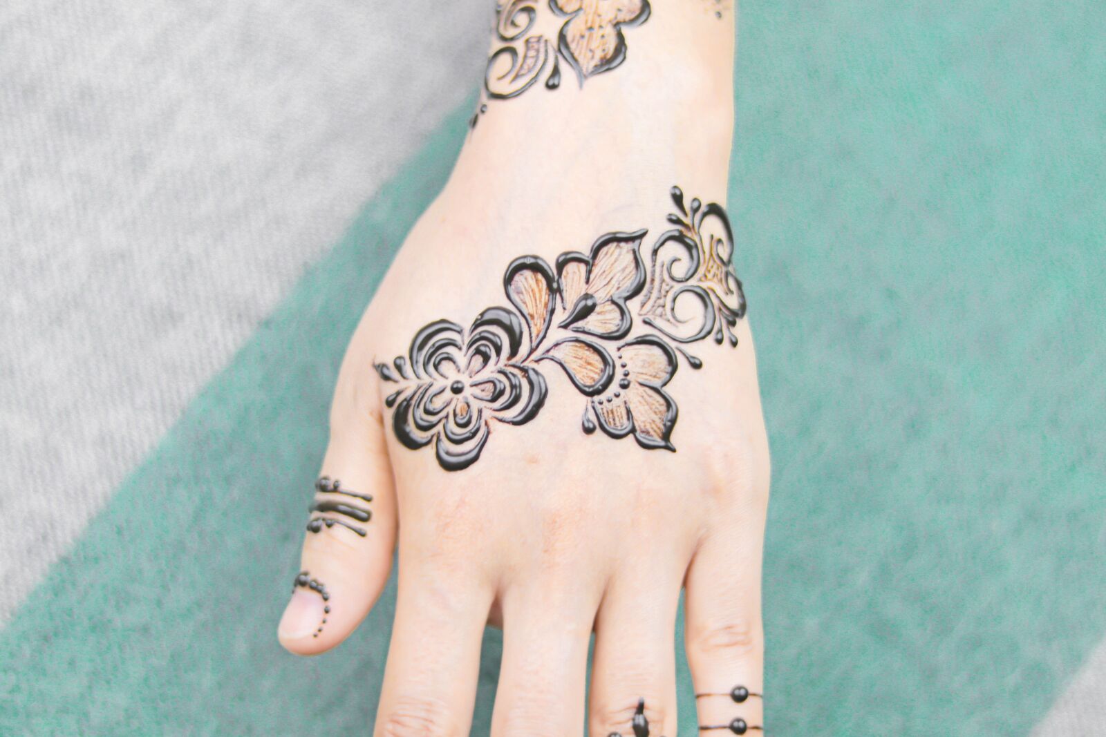 Canon EOS 80D sample photo. Mehendi, drawing, wedding photography