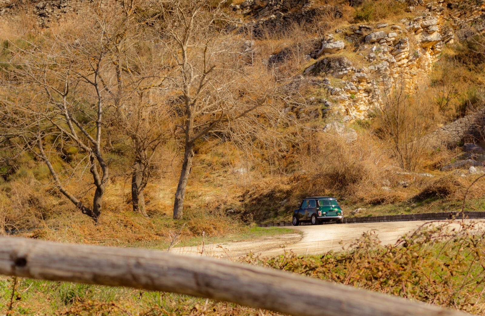 Canon EOS 1300D (EOS Rebel T6 / EOS Kiss X80) sample photo. Landscape, mini cooper, curve photography