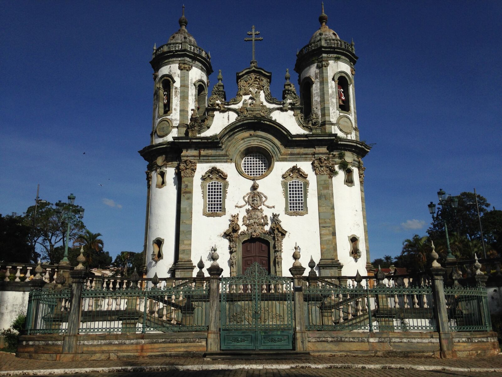 iPhone 5c back camera 4.12mm f/2.4 sample photo. Church, baroque, minas photography