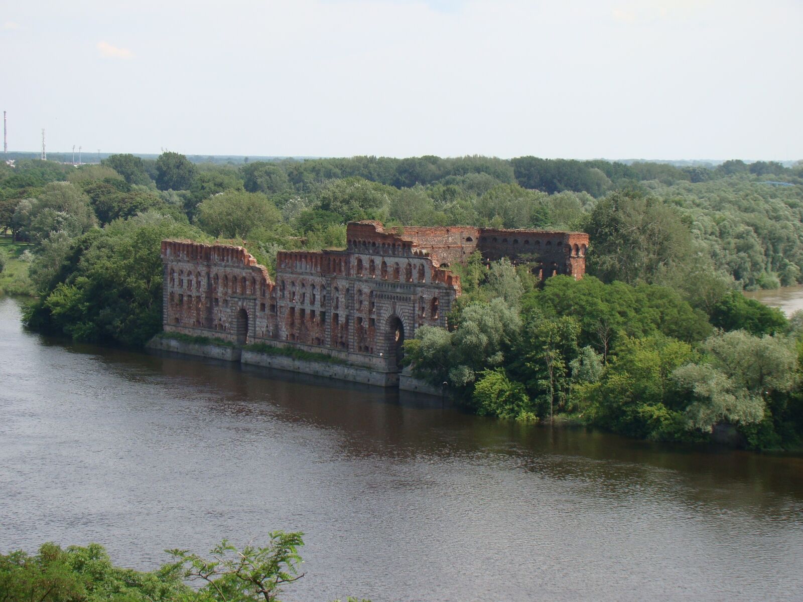 Sony Cyber-shot DSC-H50 sample photo. Modlin, river, fortress photography