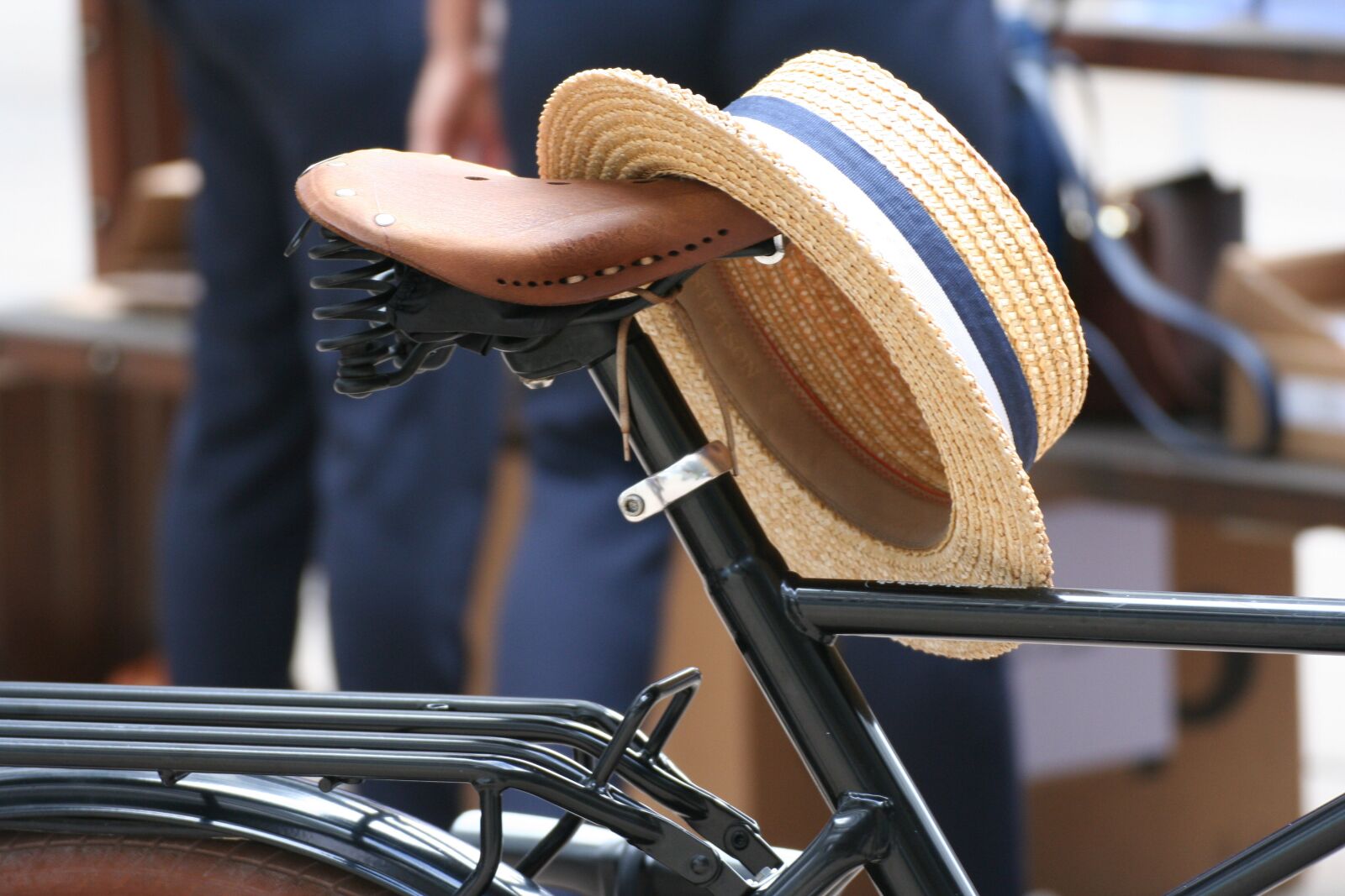 Canon EOS 350D (EOS Digital Rebel XT / EOS Kiss Digital N) sample photo. Bike, hat, depend photography