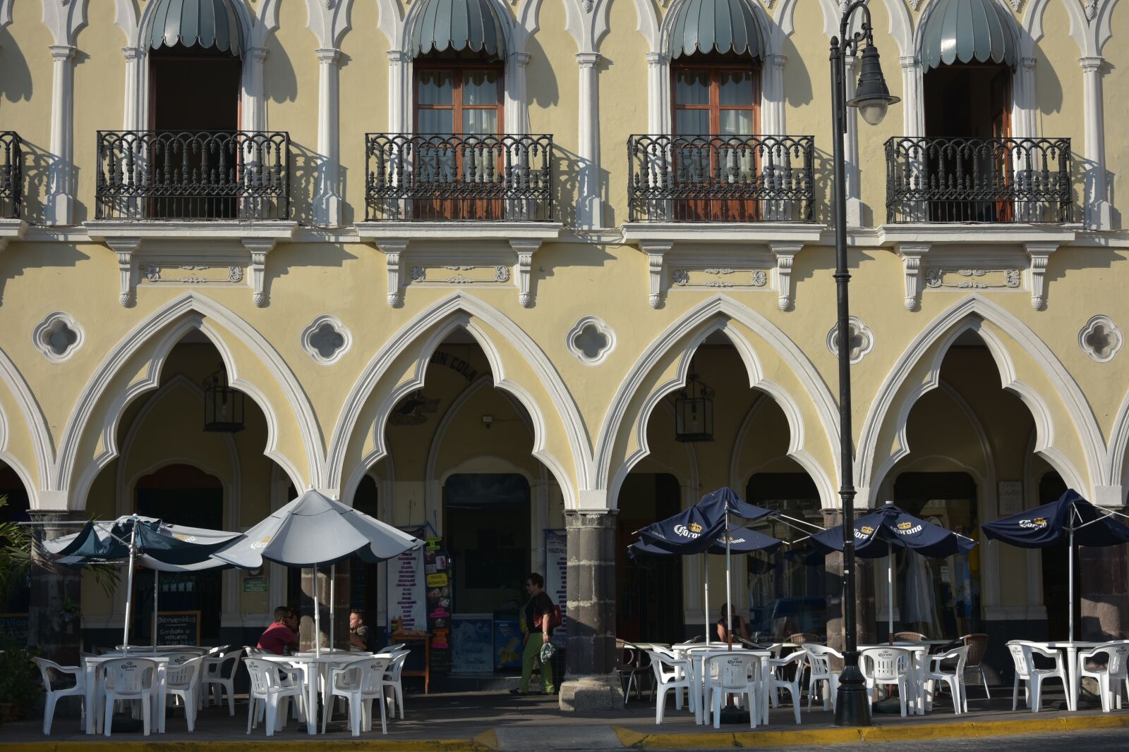 Nikon D7200 sample photo. Colima, center, street photography