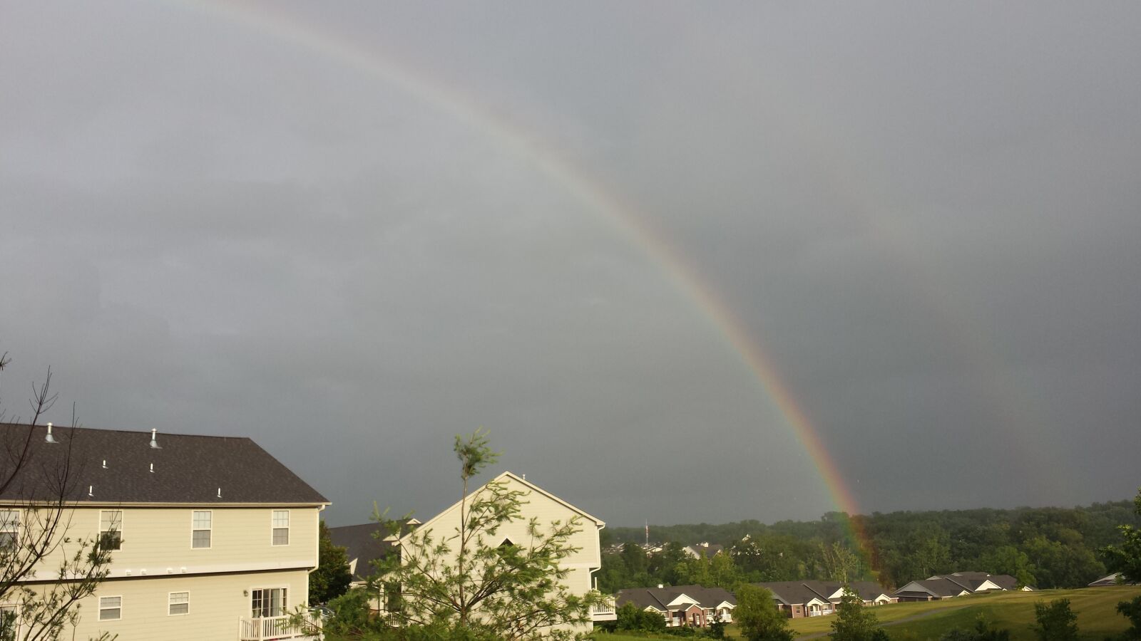 Samsung Galaxy S4 sample photo. Rainbows, double rainbows, after photography