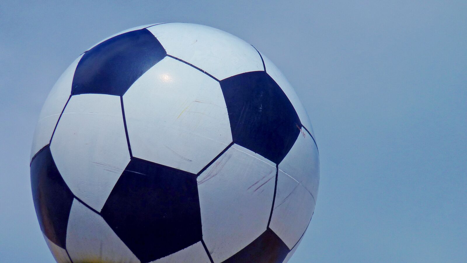 Panasonic DMC-TZ7 sample photo. Ball, football, sport photography