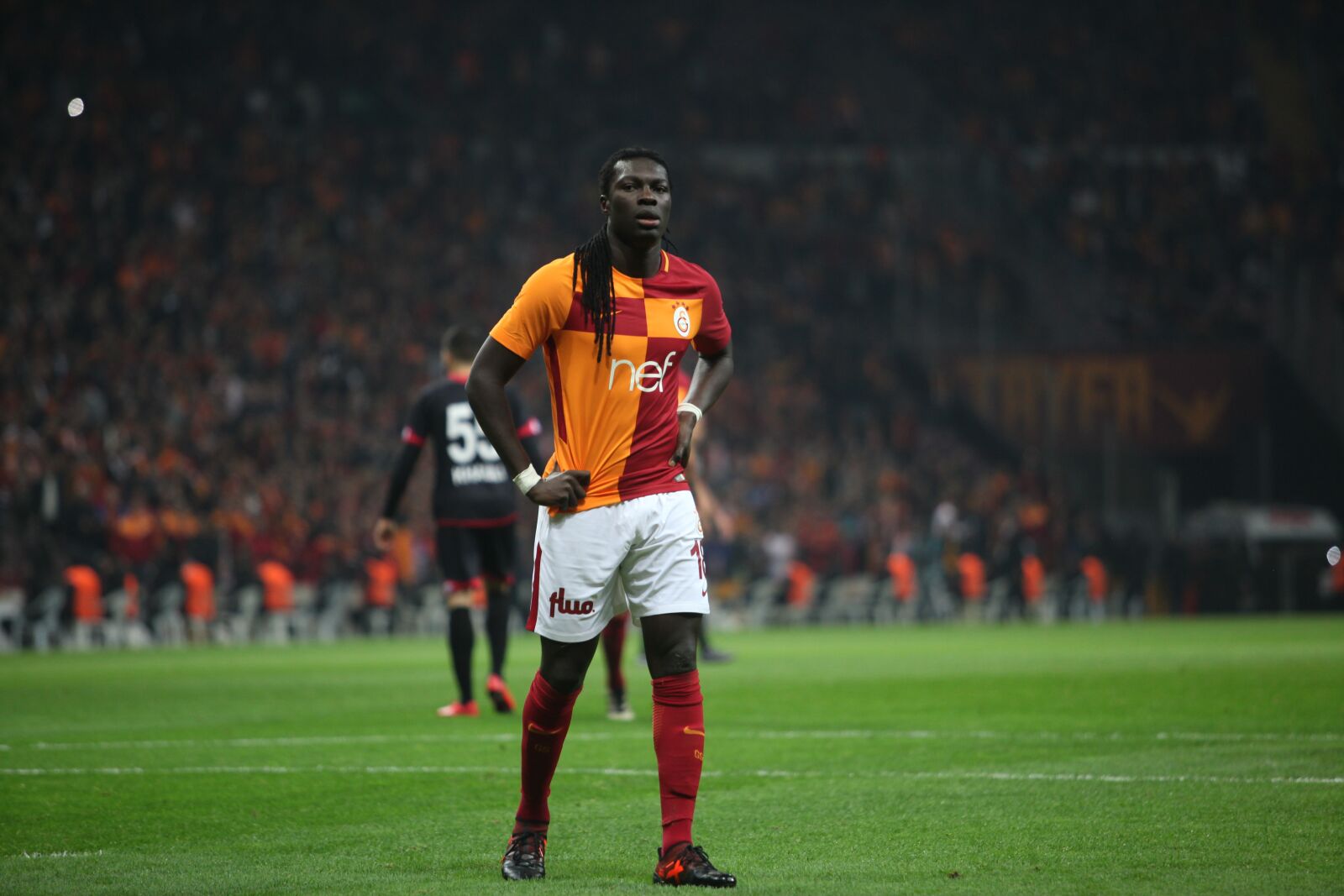 Canon EOS 5D Mark II sample photo. Galatasaray, bafetimbi gomis, lake photography