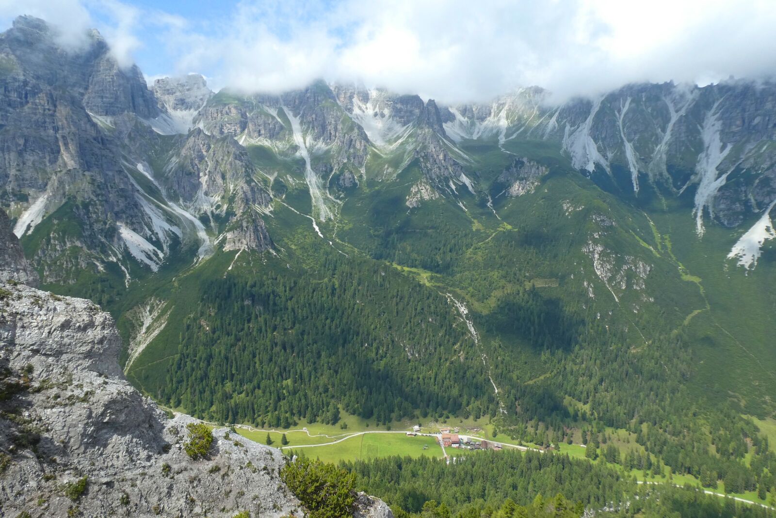 Panasonic Lumix DC-ZS70 (Lumix DC-TZ90) sample photo. Schlick 2000, mountain, clouds photography