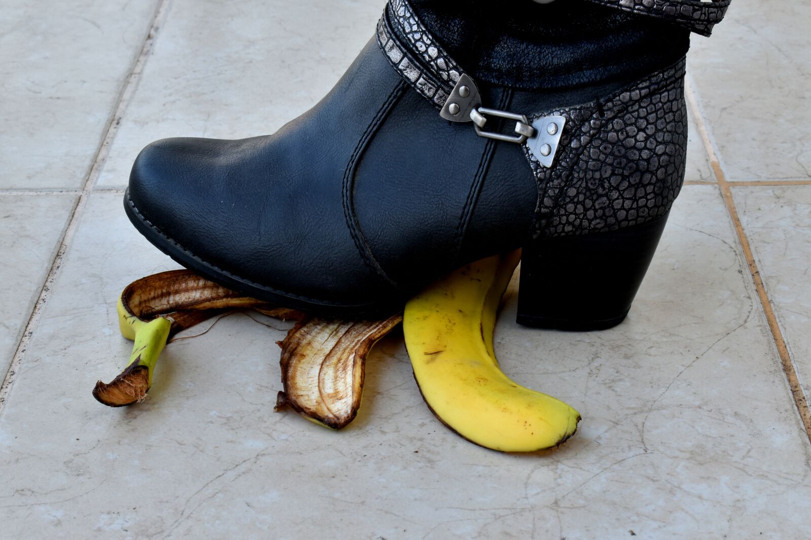 Nikon D3500 sample photo. Boot, shoe, pile photography