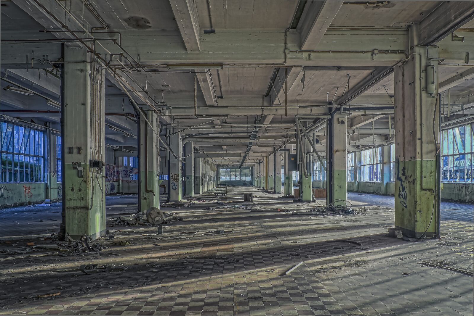 Olympus OM-D E-M10 sample photo. Lost places, hall, pforphoto photography