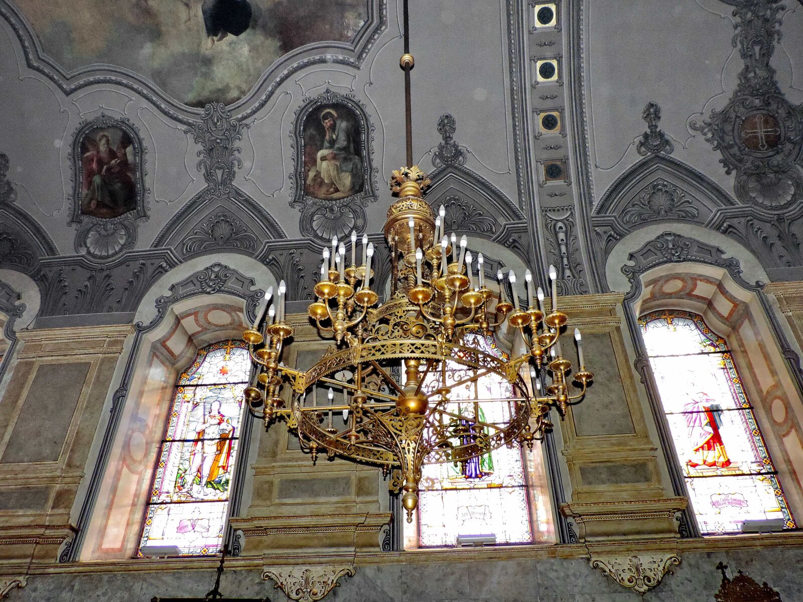 Nikon Coolpix P520 sample photo. Chandelier, dome, interior decoration photography