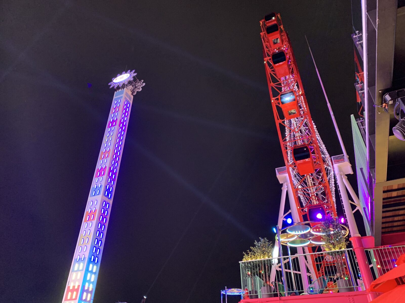 Apple iPhone XR sample photo. Night, ferris wheel, the photography