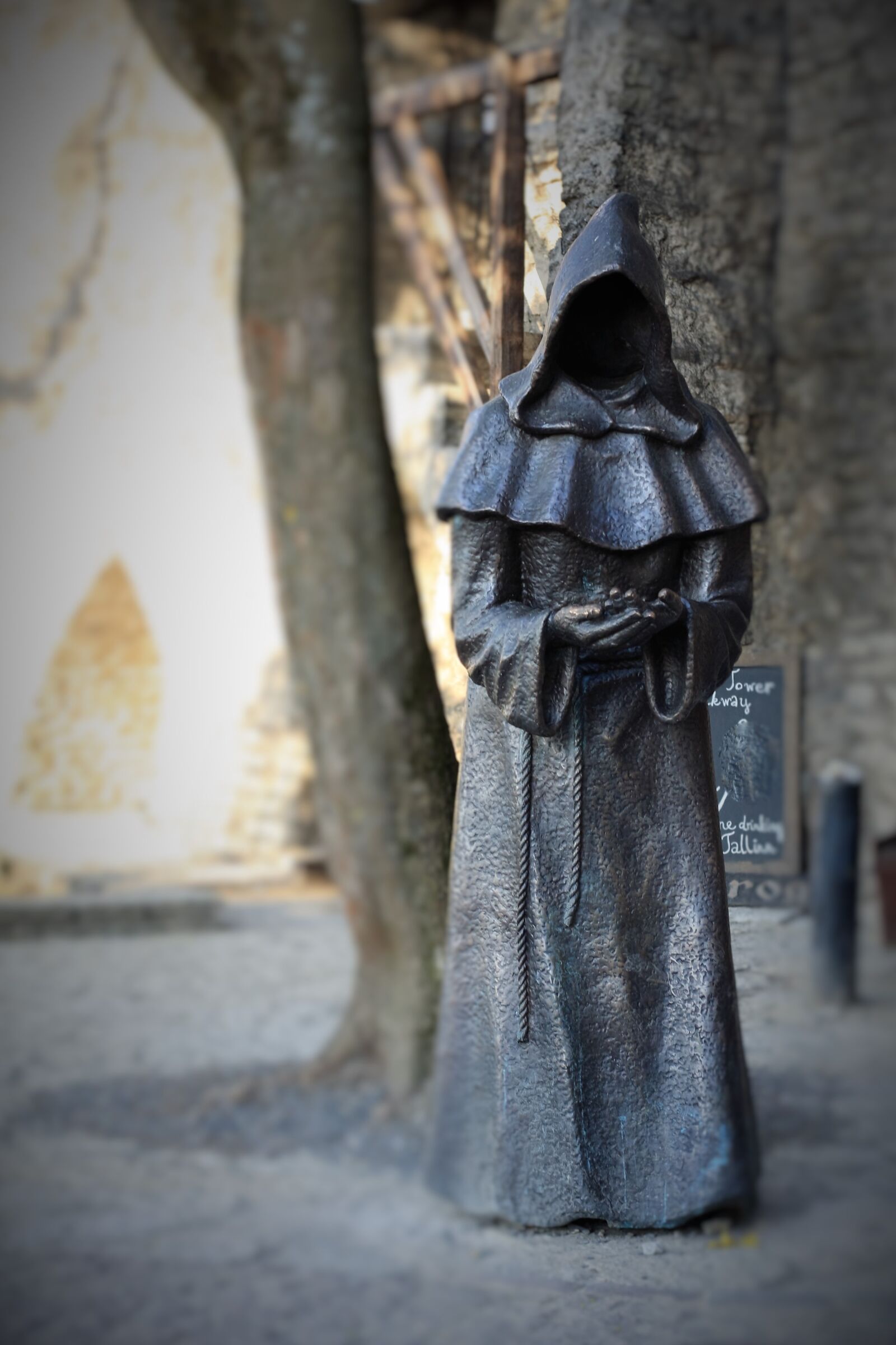 Canon EOS 40D sample photo. Monk, statue, religion photography