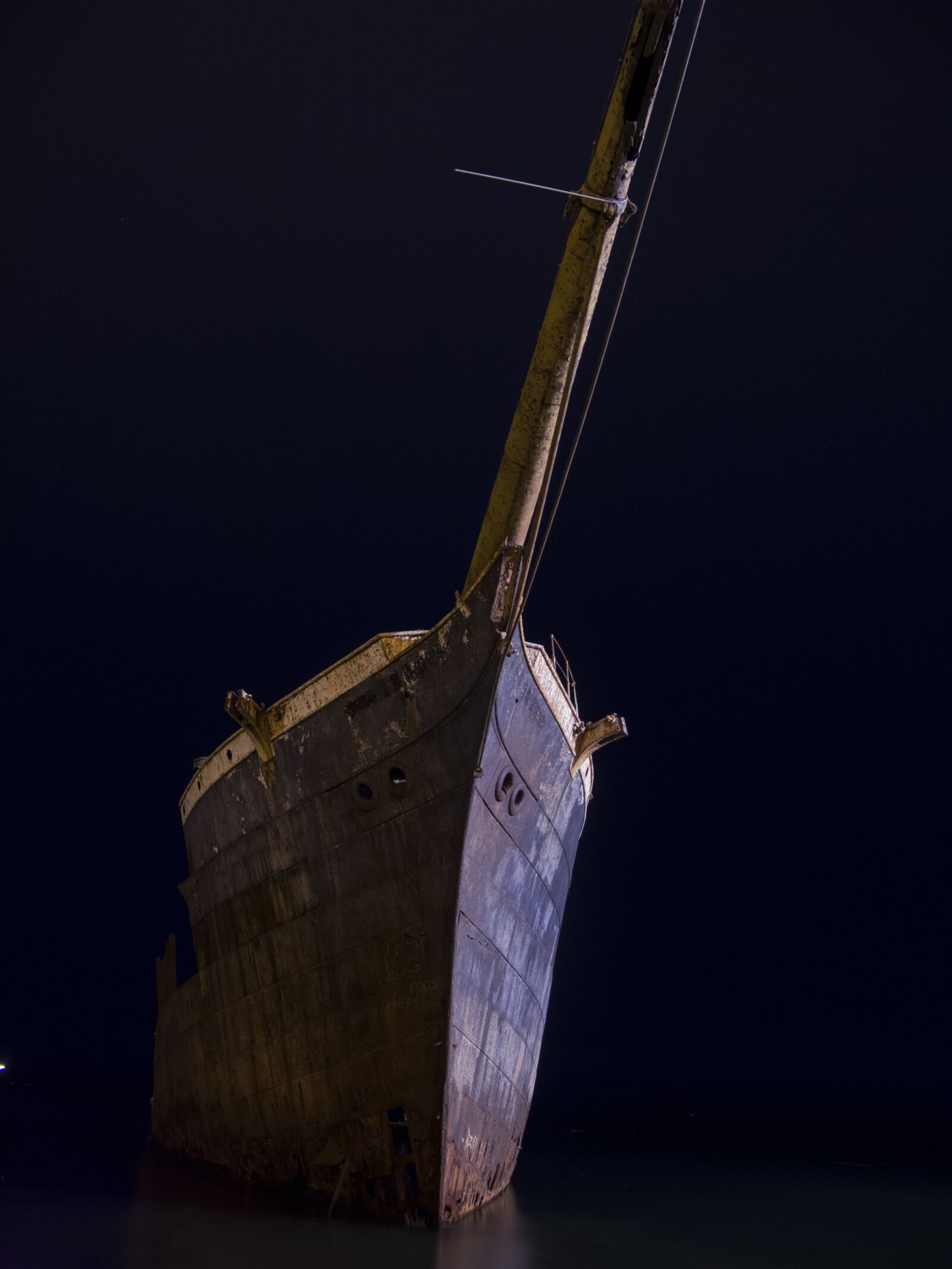 Nikon Coolpix P6000 sample photo. Boat, sea, night photography