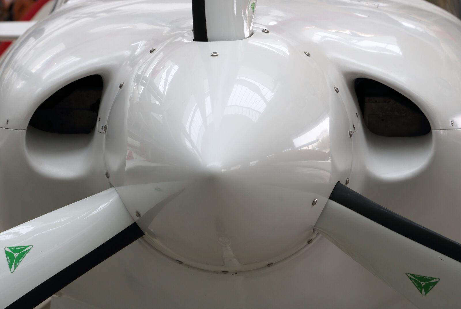 Canon EOS 750D (EOS Rebel T6i / EOS Kiss X8i) sample photo. Airplane, aeroplane, aircraft photography