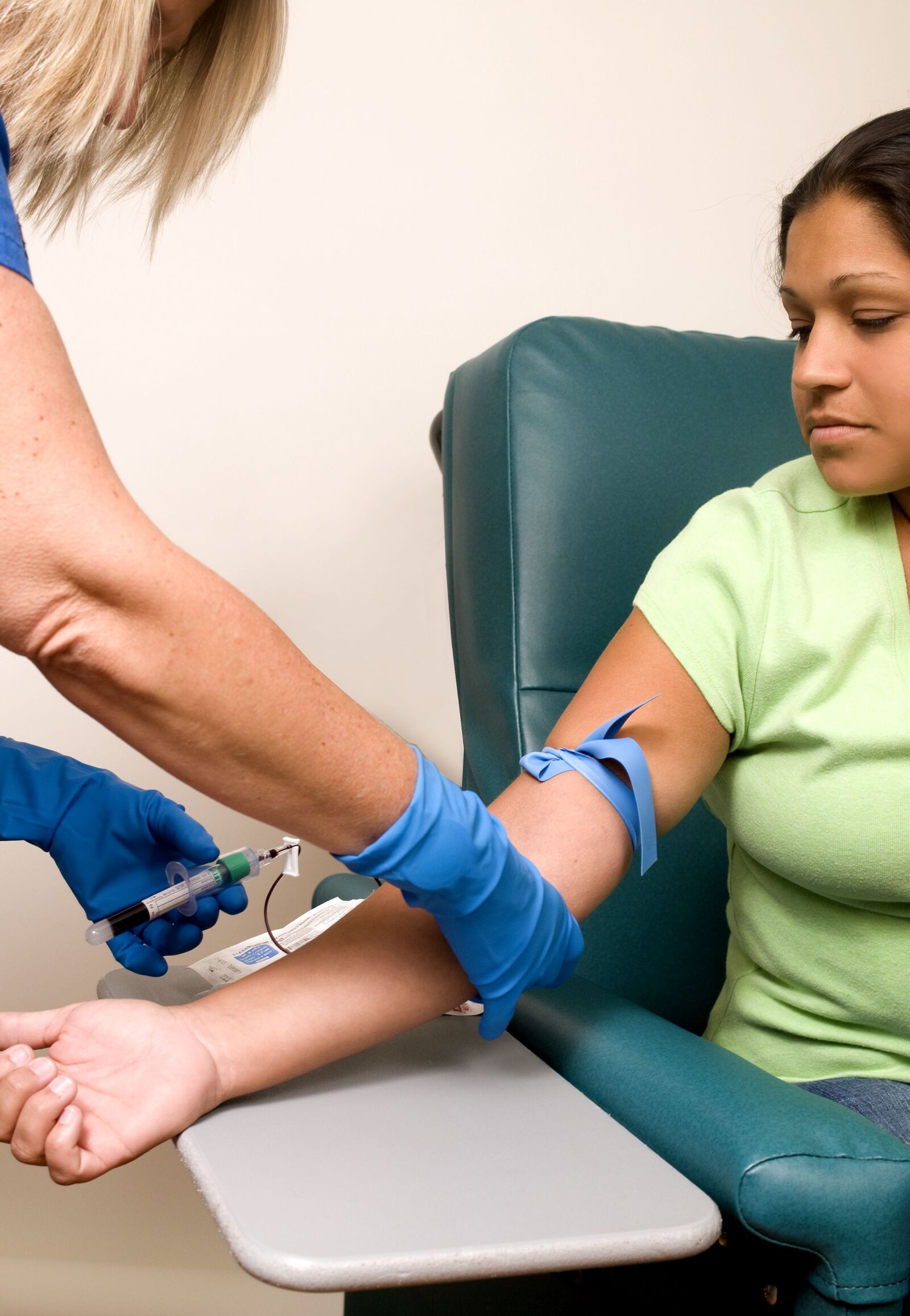 Nikon D300 sample photo. Blood, extracted, arms, antecubital photography