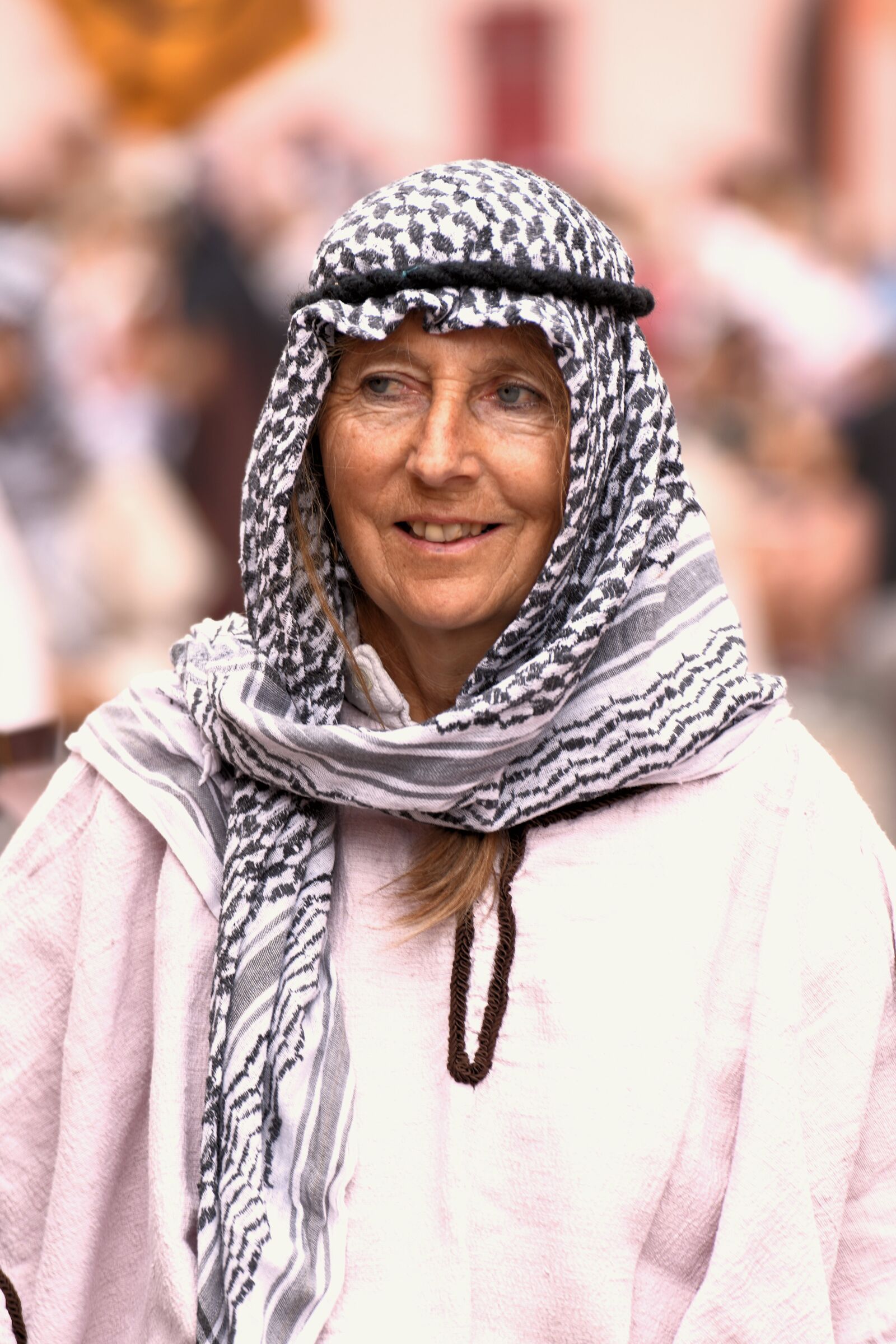 Nikon D850 sample photo. Woman, scarf, eyes photography